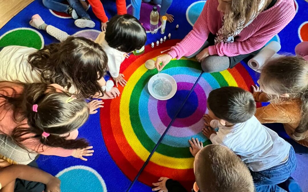 Experimente mit Farben | Kindergruppe Phönix